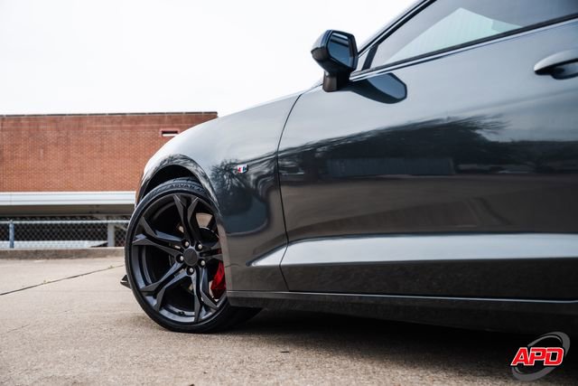 Used 2018 Chevrolet Camaro SS image 31