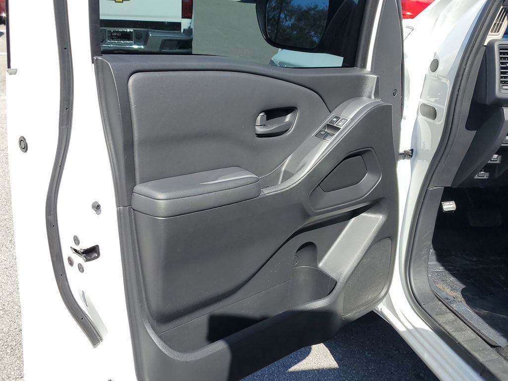 Used 2022 Nissan Frontier S w/ Technology Package image 11