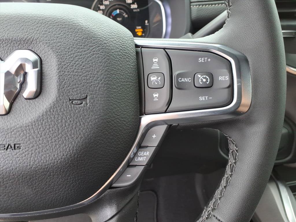 New 2026 RAM 3500 Laramie AWD/4WD image 27