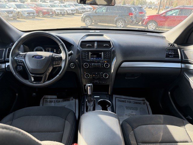 Used 2018 Ford Explorer XLT AWD/4WD image 31