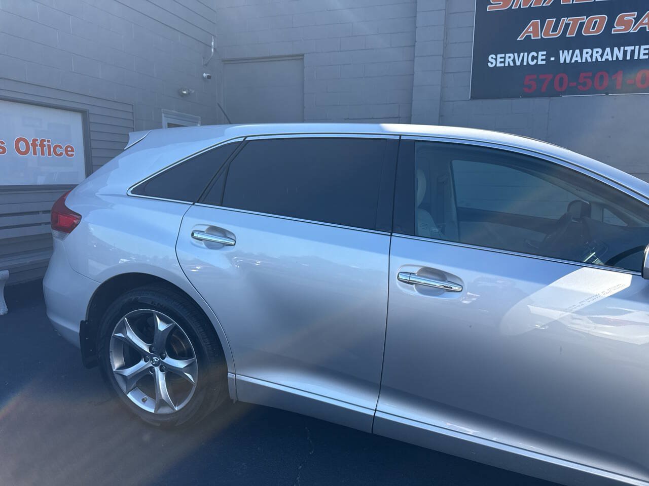 Used 2011 Toyota Venza AWD w/ Comfort Pkg image 10