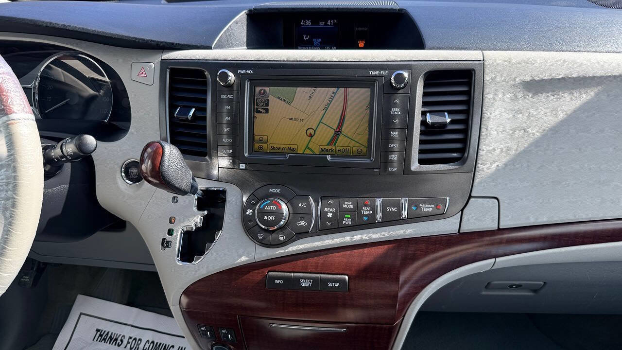 Used 2012 Toyota Sienna Limited w/ Premium Pkg image 40