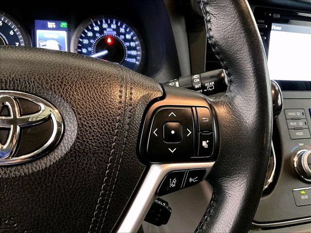 Used 2018 Toyota Sienna XLE w/ XLE Navigation Package AWD/4WD image 19