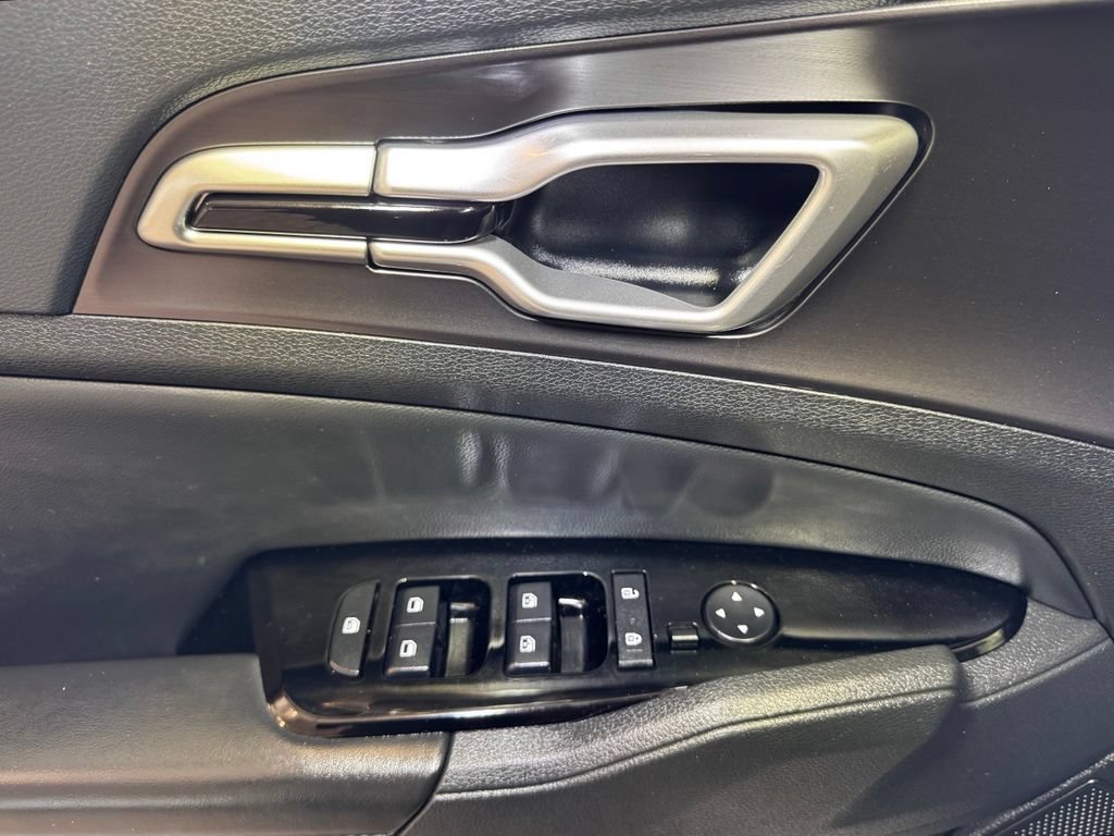 Used 2025 Kia Sportage EX AWD/4WD image 20