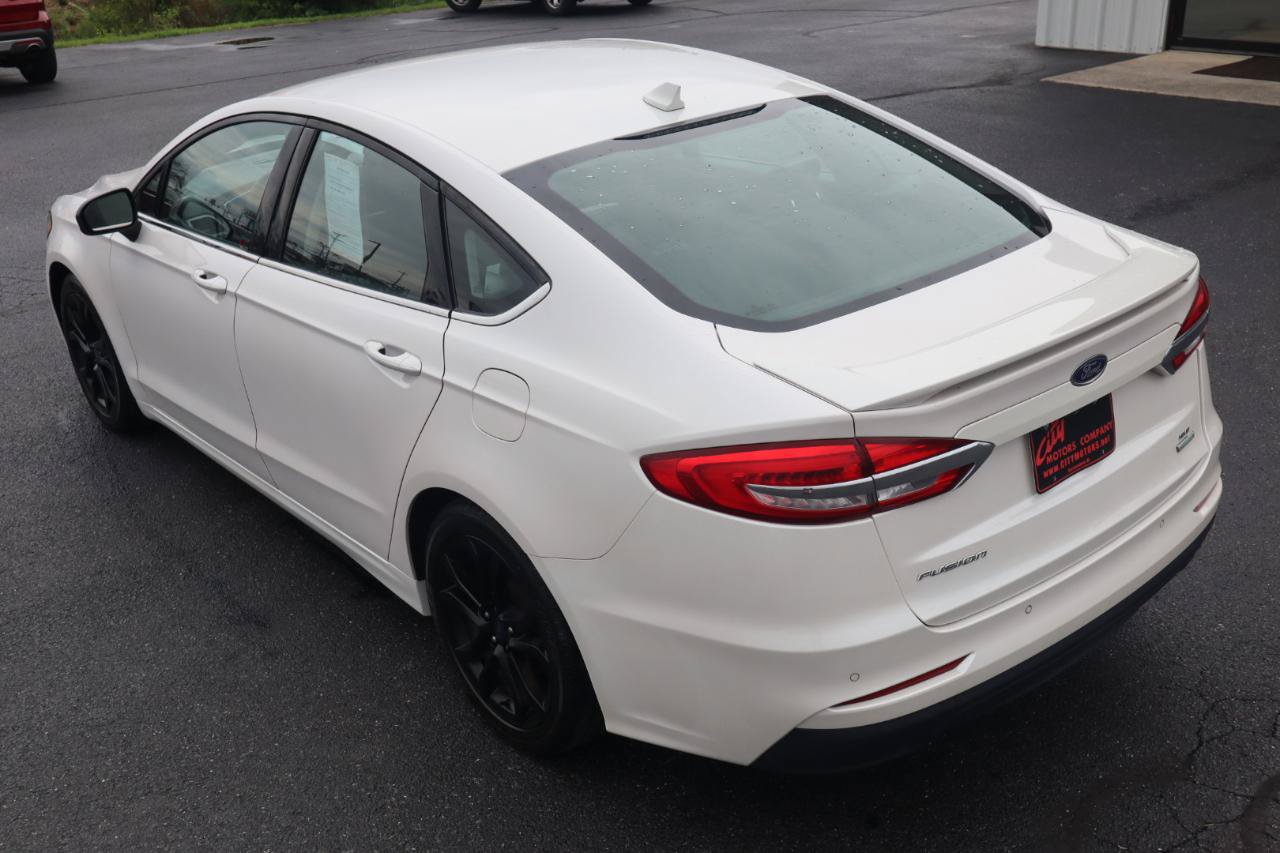 Used 2019 Ford Fusion SE w/ Equipment Group 151A FWD image 17