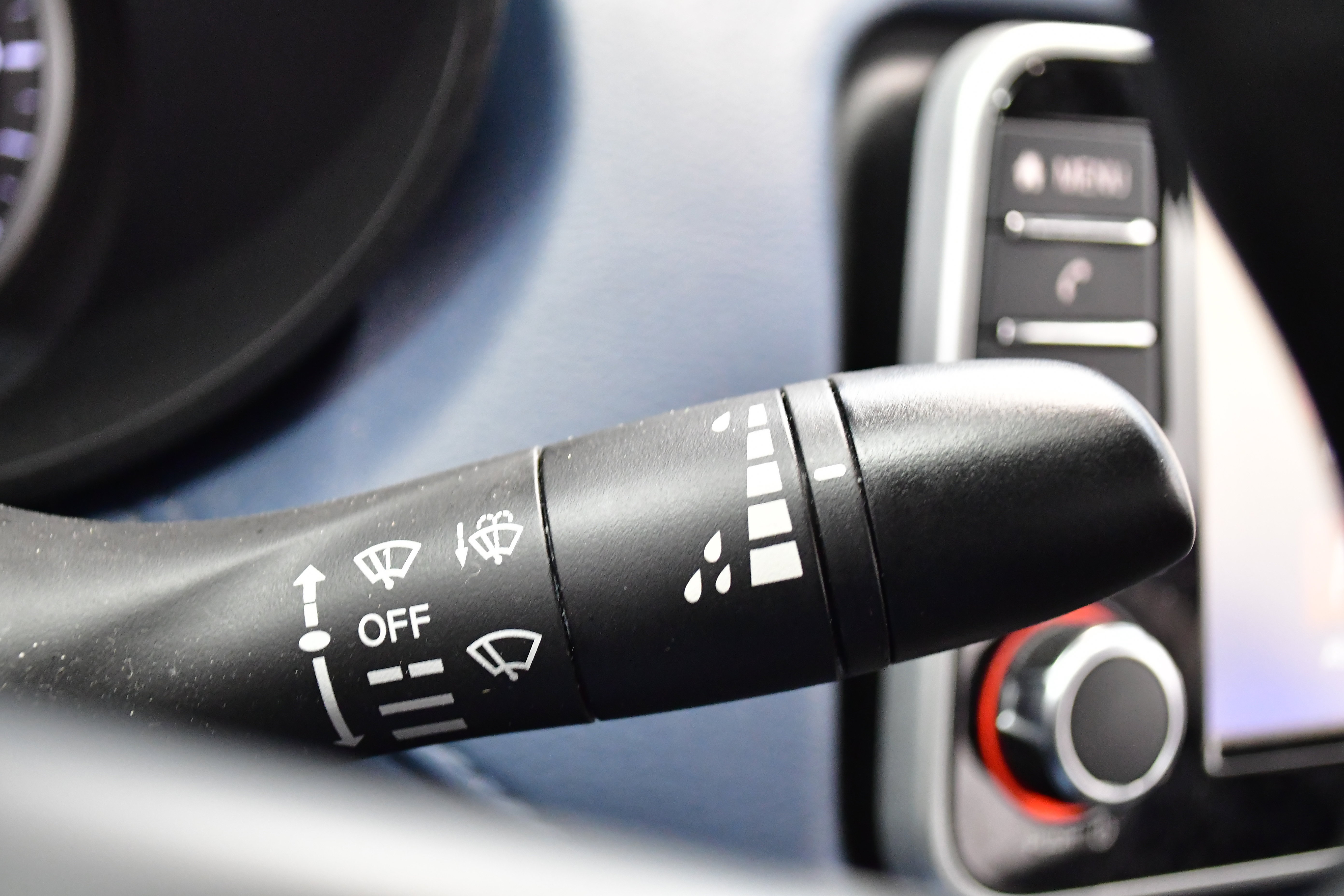 Used 2025 Nissan Versa SV image 20