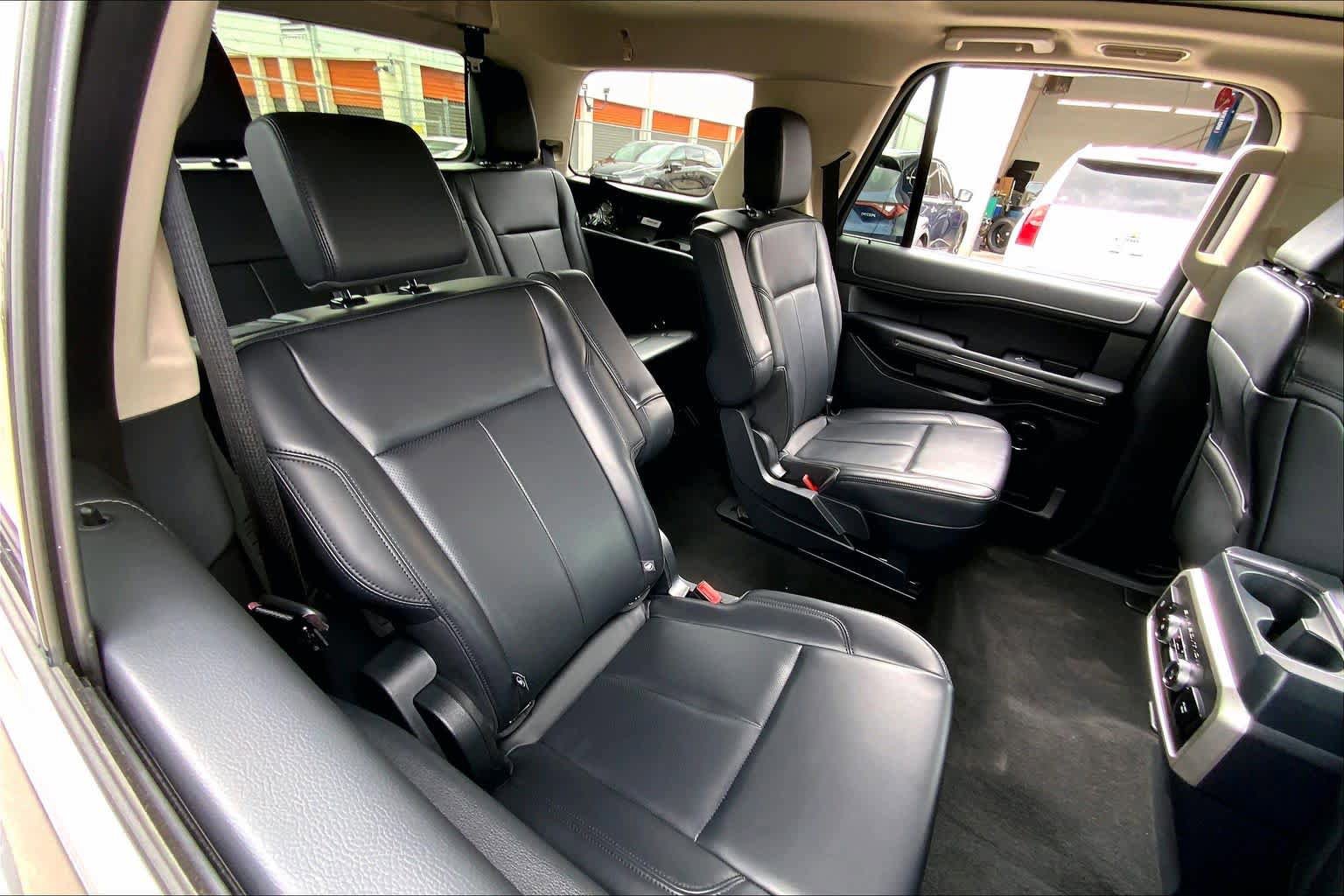 Used 2024 Ford Expedition XLT RWD image 19