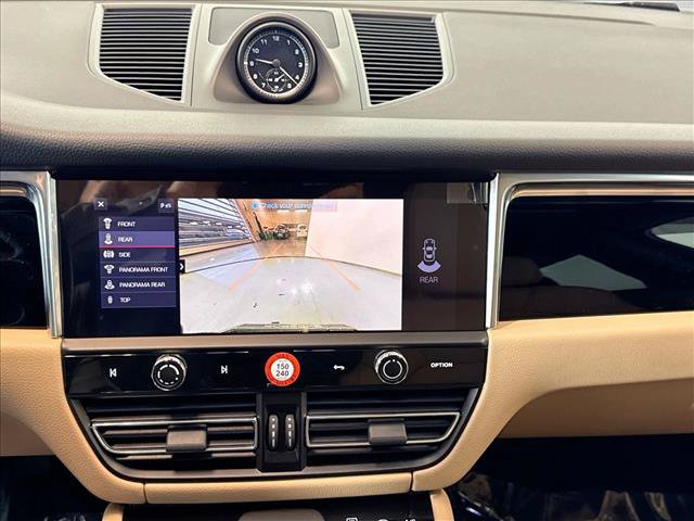 Certified 2026 Porsche Macan AWD/4WD image 18