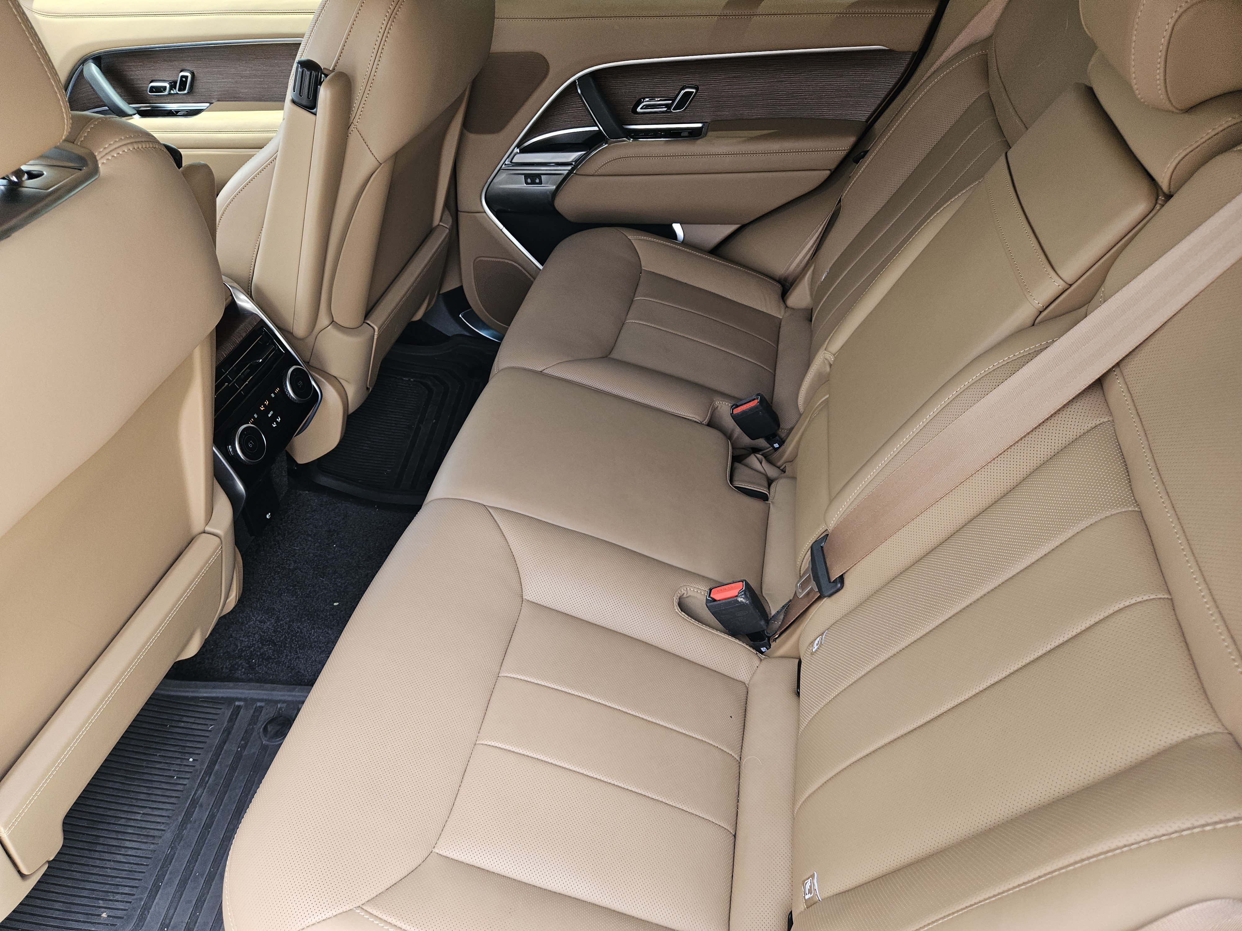 Used 2025 Land Rover Range Rover SE AWD/4WD image 28