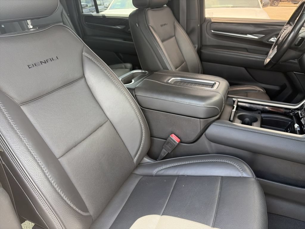 Used 2021 GMC Yukon XL Denali AWD/4WD image 38