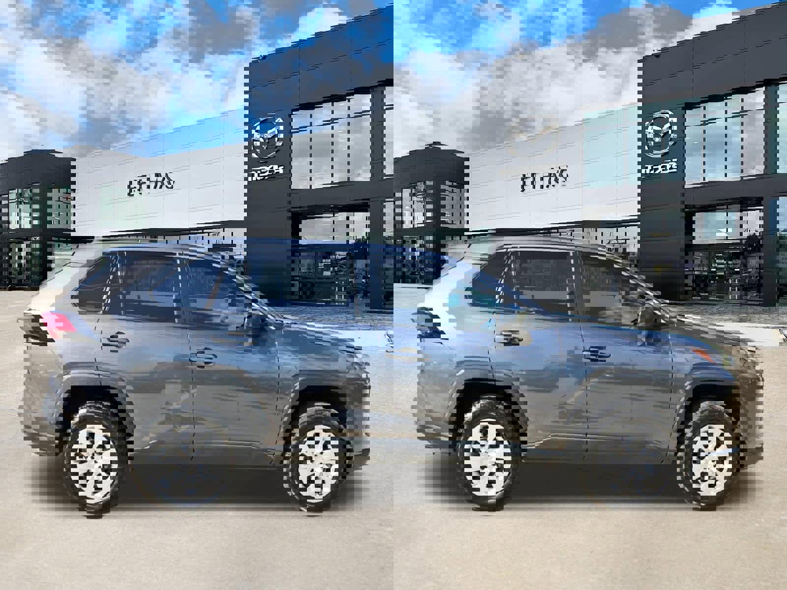 Used 2023 Toyota RAV4 LE image 5