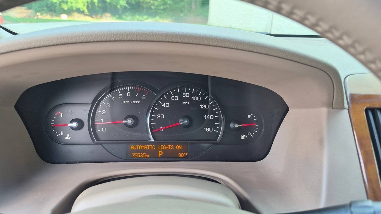 Used 2005 Cadillac STS w/ Preferred Equipment Group RWD image 29