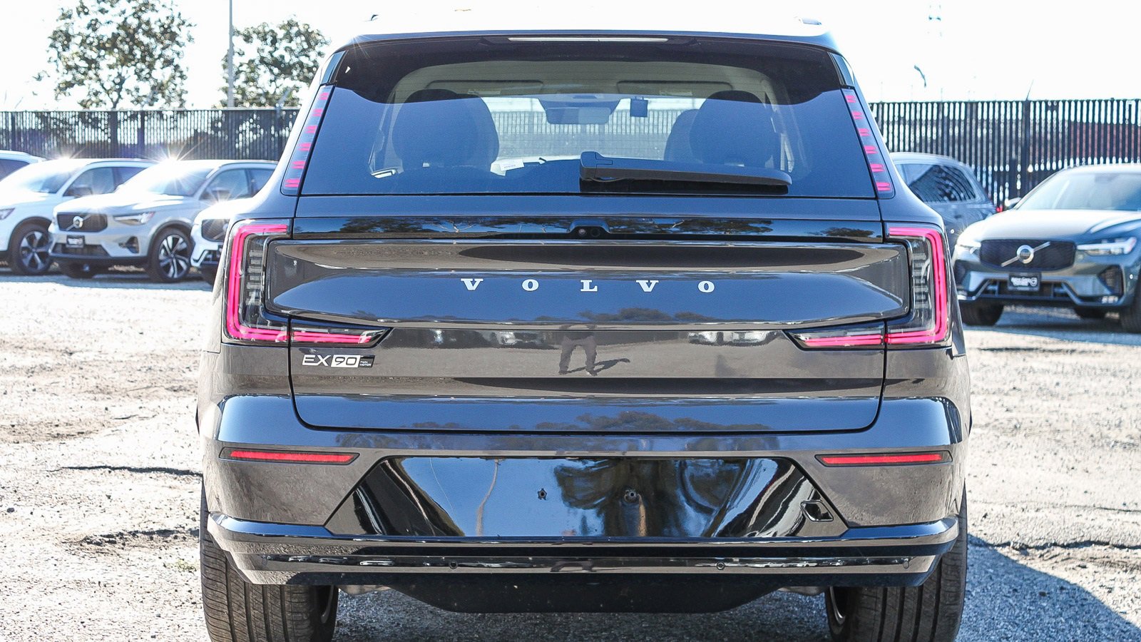 New 2025 Volvo EX90 Ultra w/ Protection Package Premier image 7