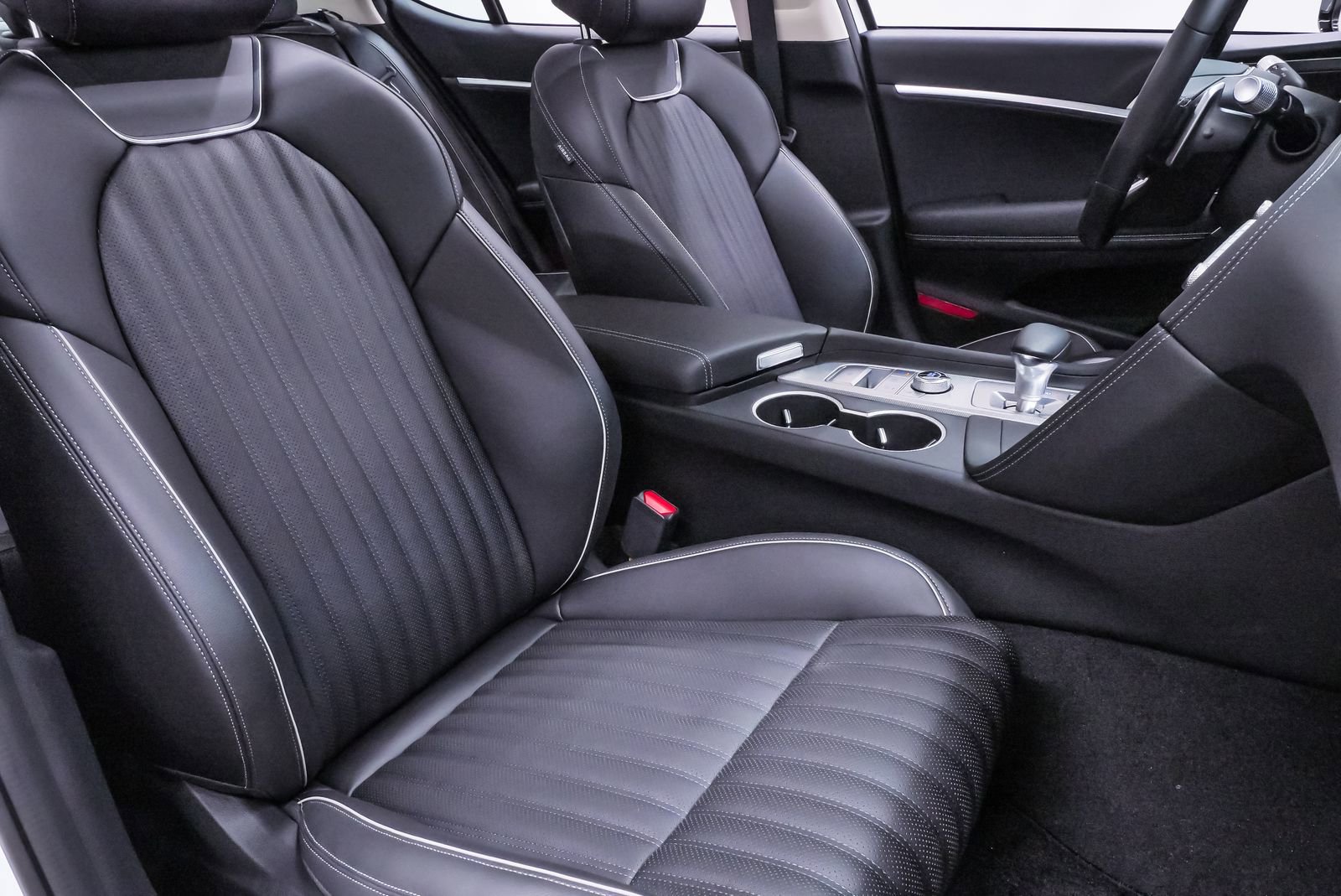 Certified 2026 Genesis G70 2.5T Prestige image 15