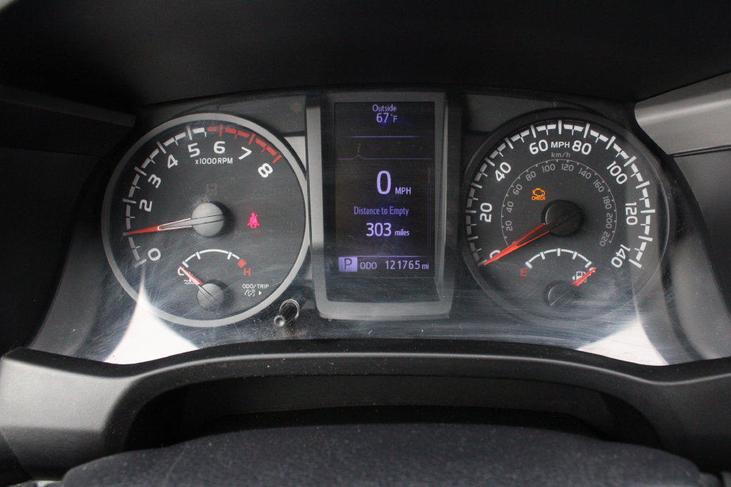 Used 2020 Toyota Tacoma SR AWD/4WD image 10