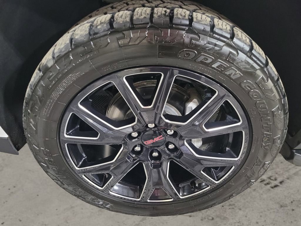 Used 2024 GMC Yukon XL Denali w/ Max Trailering Package image 9