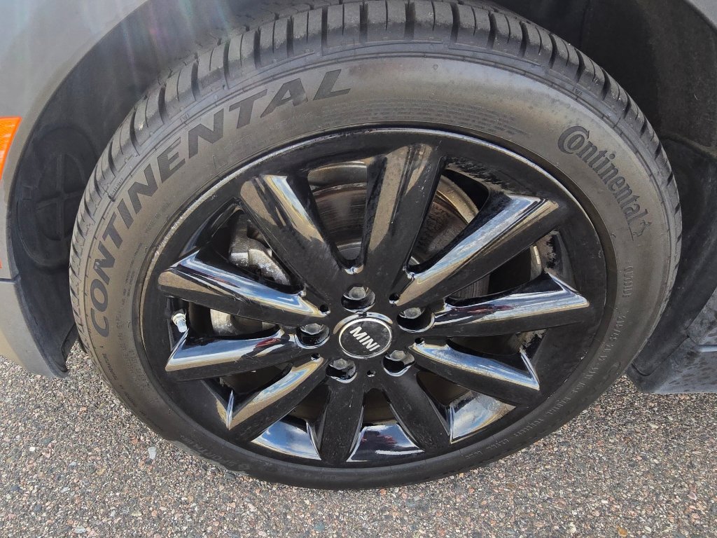 Used 2015 MINI Cooper S image 9