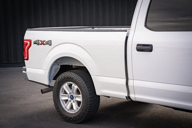 Used 2017 Ford F150 XLT w/ Trailer Tow Package image 6