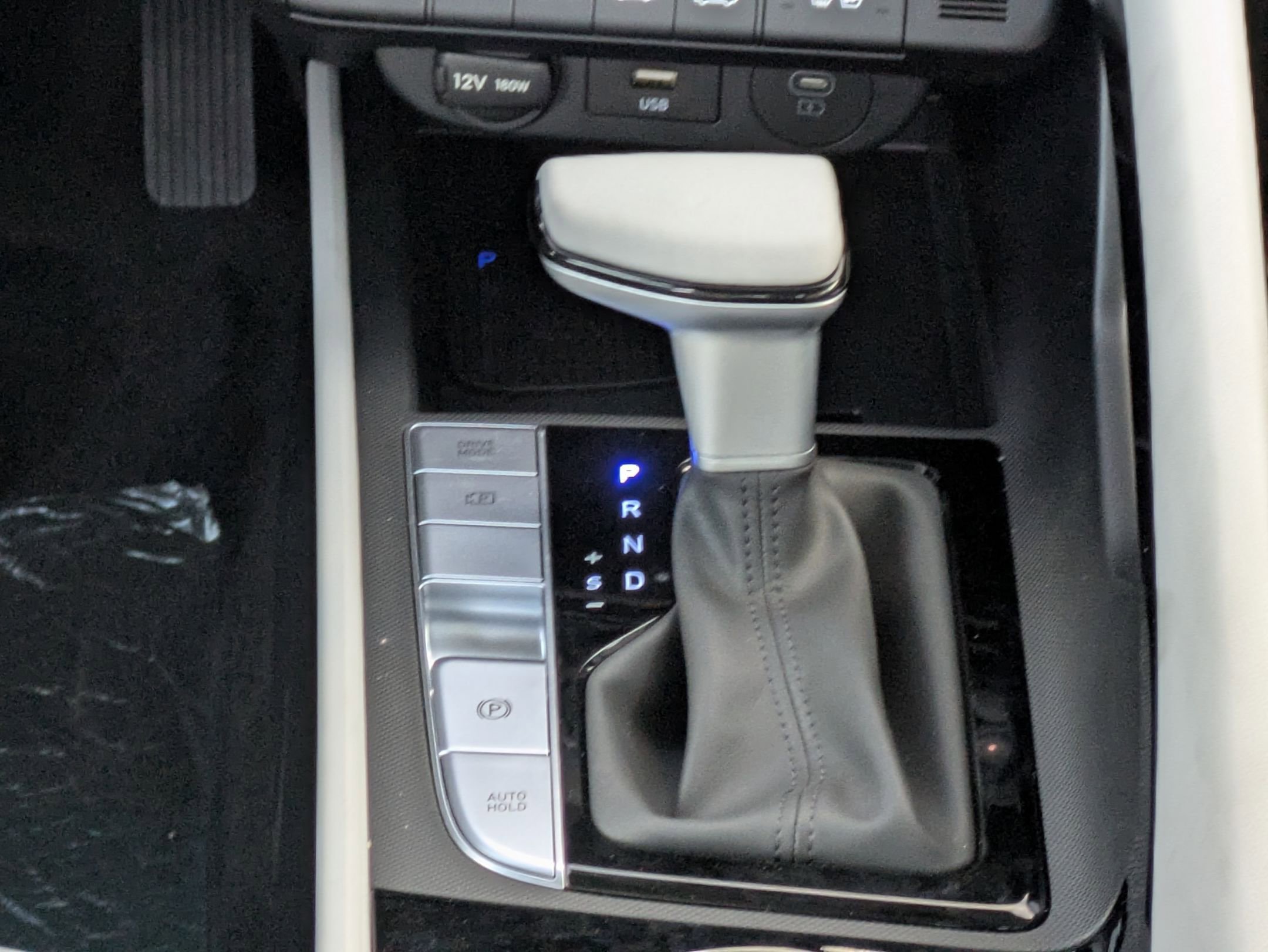 New 2025 Hyundai Elantra Limited image 24