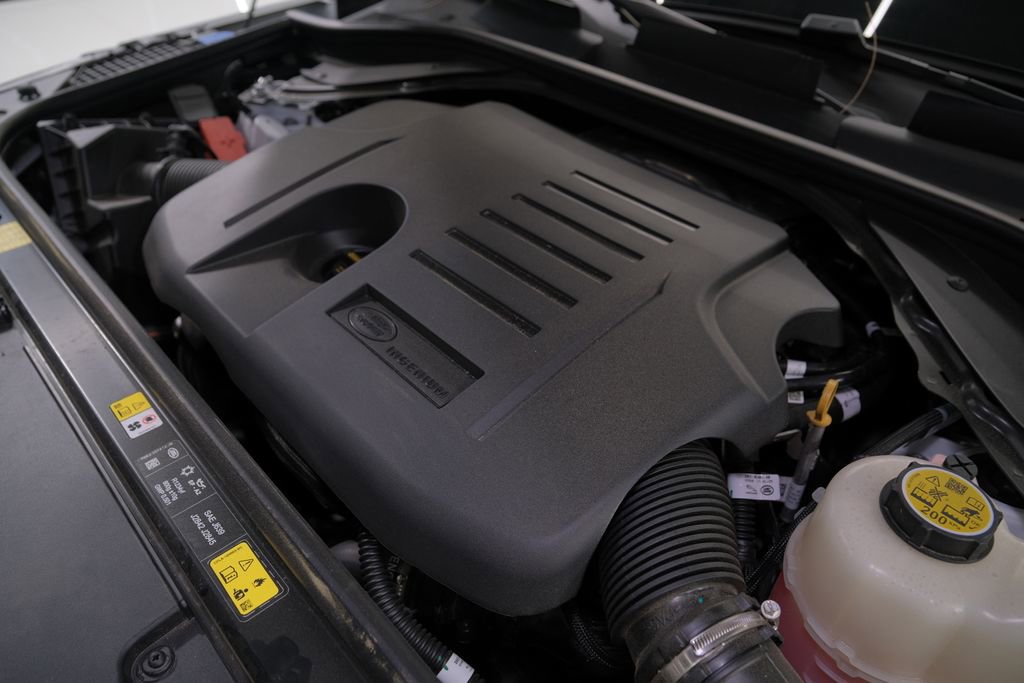 Used 2025 Land Rover Range Rover SE image 63