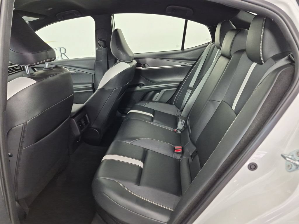 Used 2025 Toyota Camry SE FWD image 30