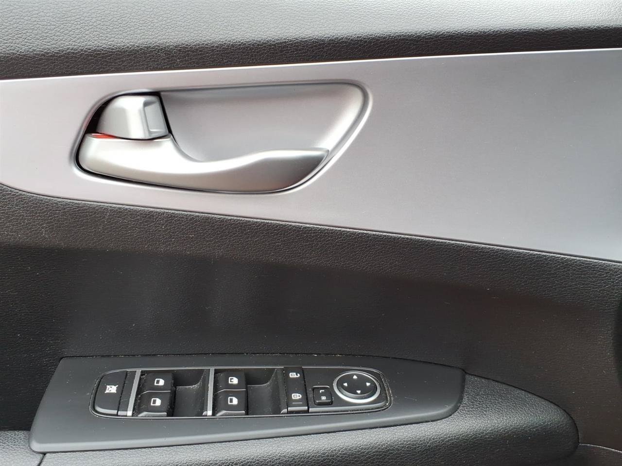 Used 2024 Kia Forte LXS FWD image 11