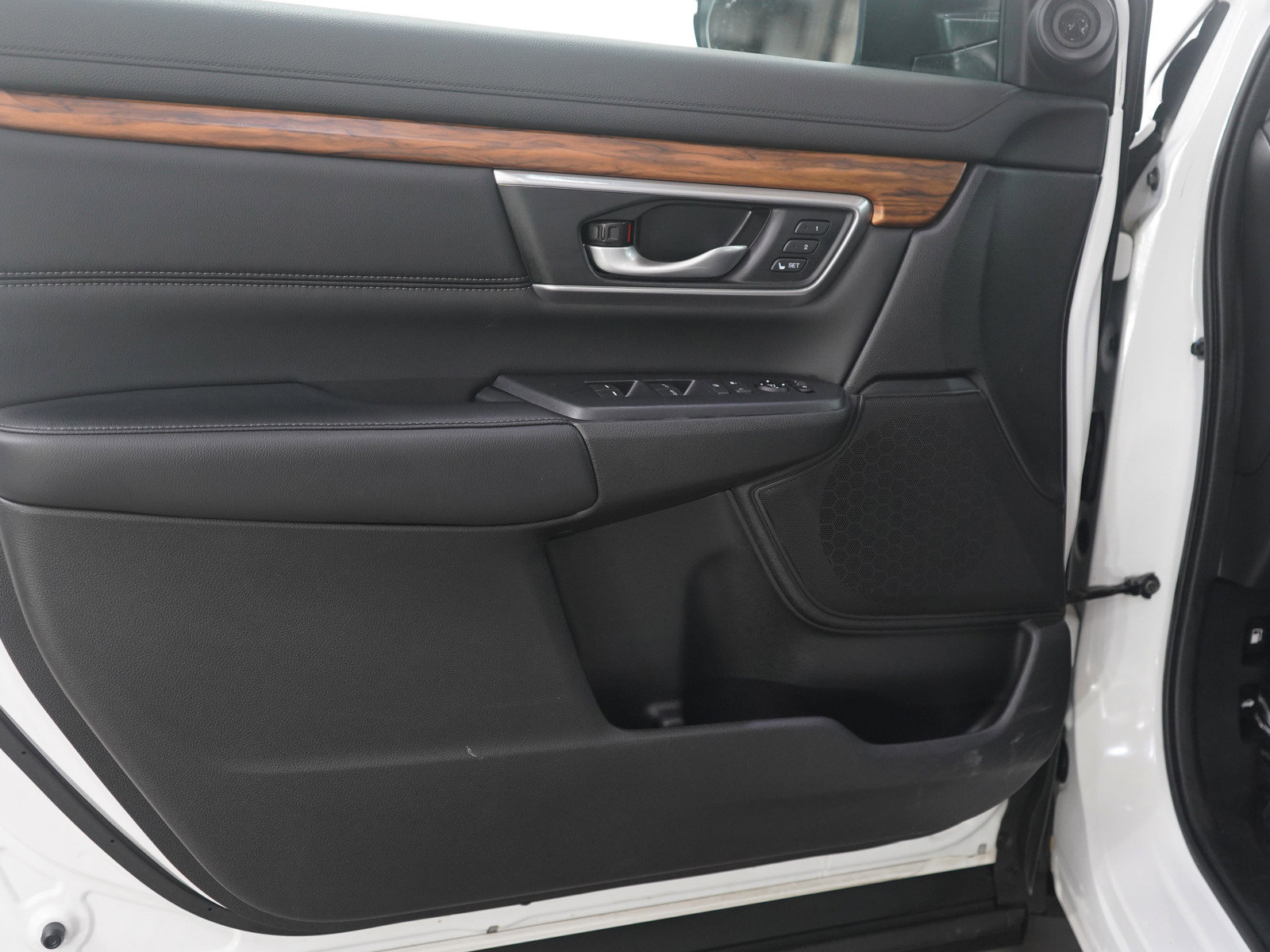 Used 2020 Honda CR-V Touring image 18