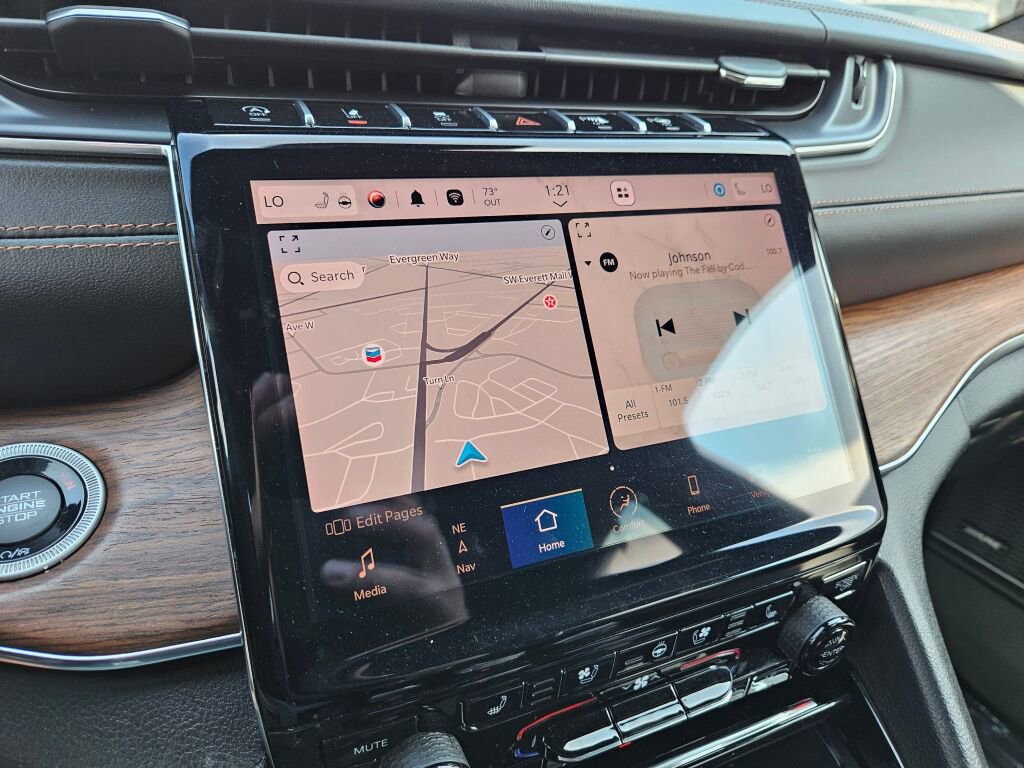 Used 2023 Jeep Grand Cherokee Summit w/ Luxury Tech Group V image 30