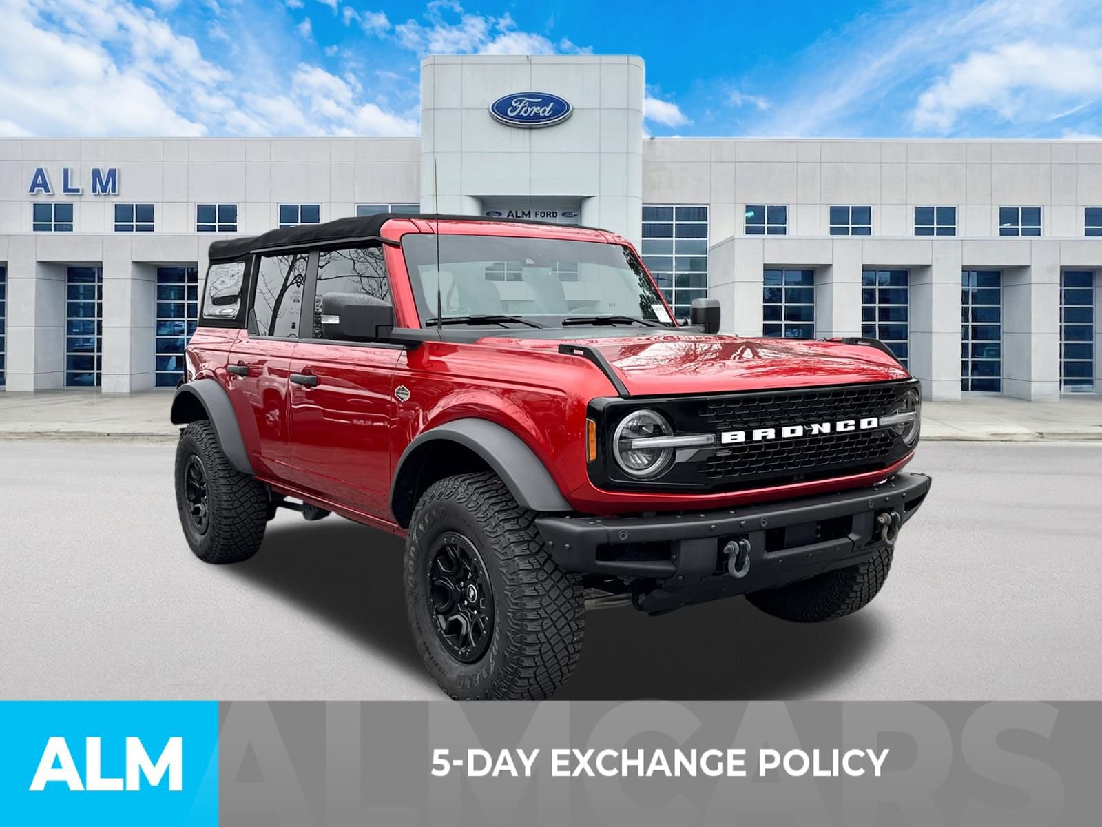 Used 2022 Ford Bronco Wildtrak image 3