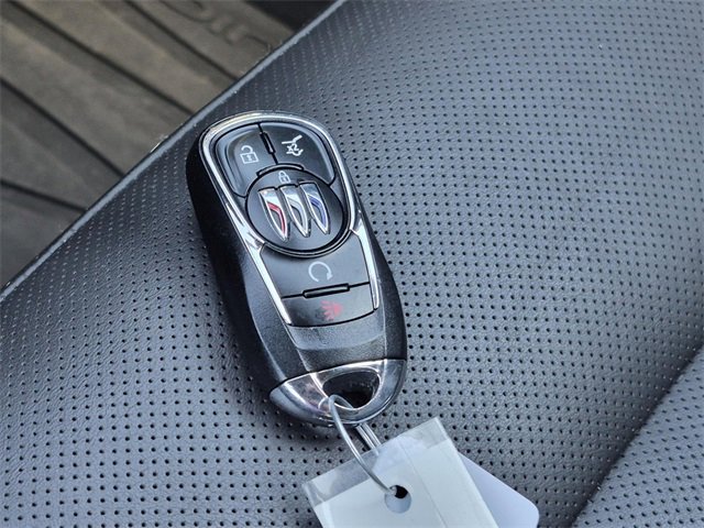 Used 2025 Buick Envista Avenir image 32