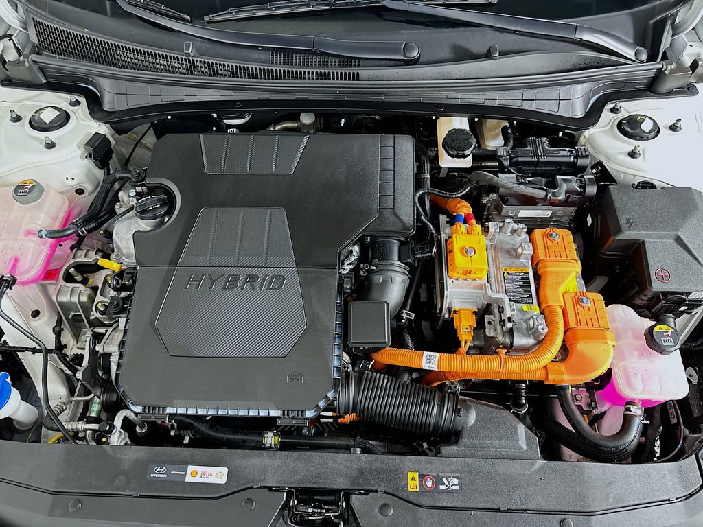 Used 2023 Hyundai Elantra Limited w/ Preferred Accessory Package image 30