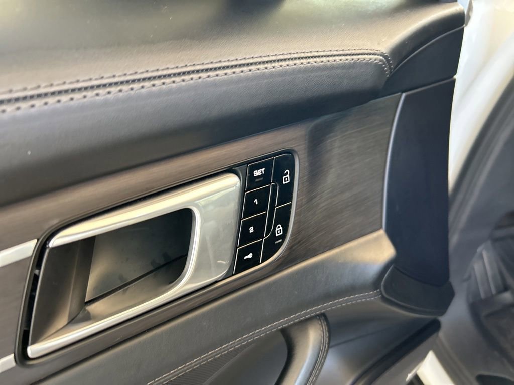 Used 2020 Porsche Panamera GTS image 45