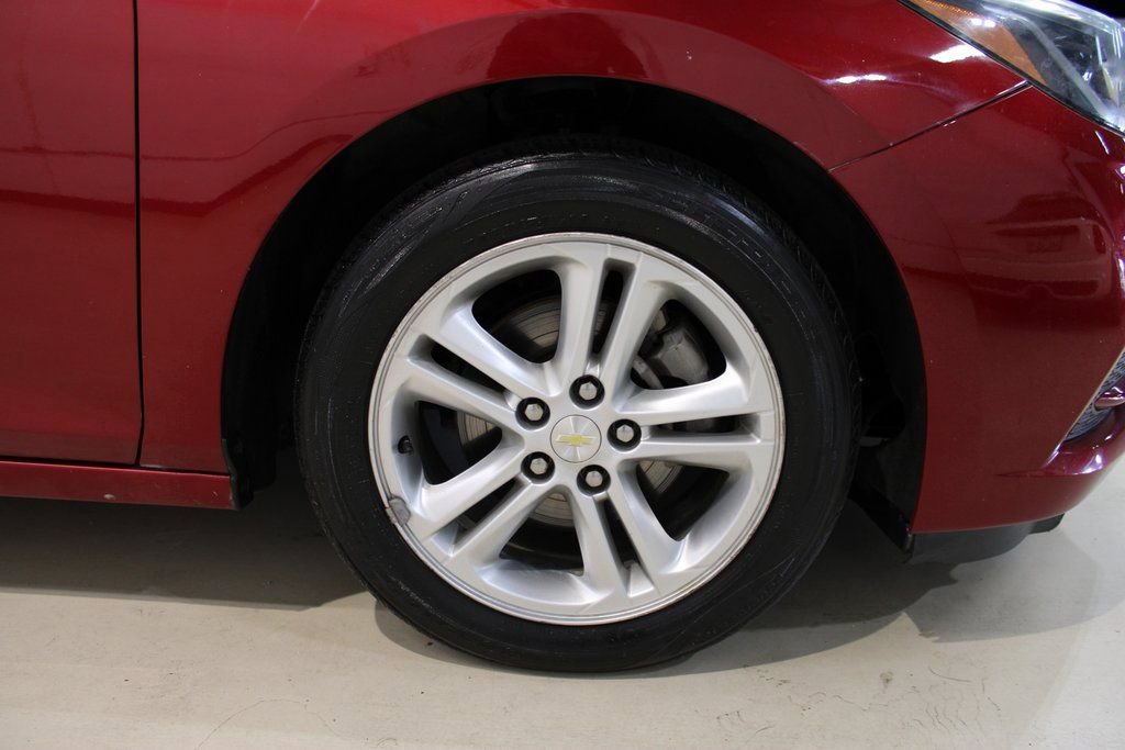 Used 2017 Chevrolet Cruze LT image 8