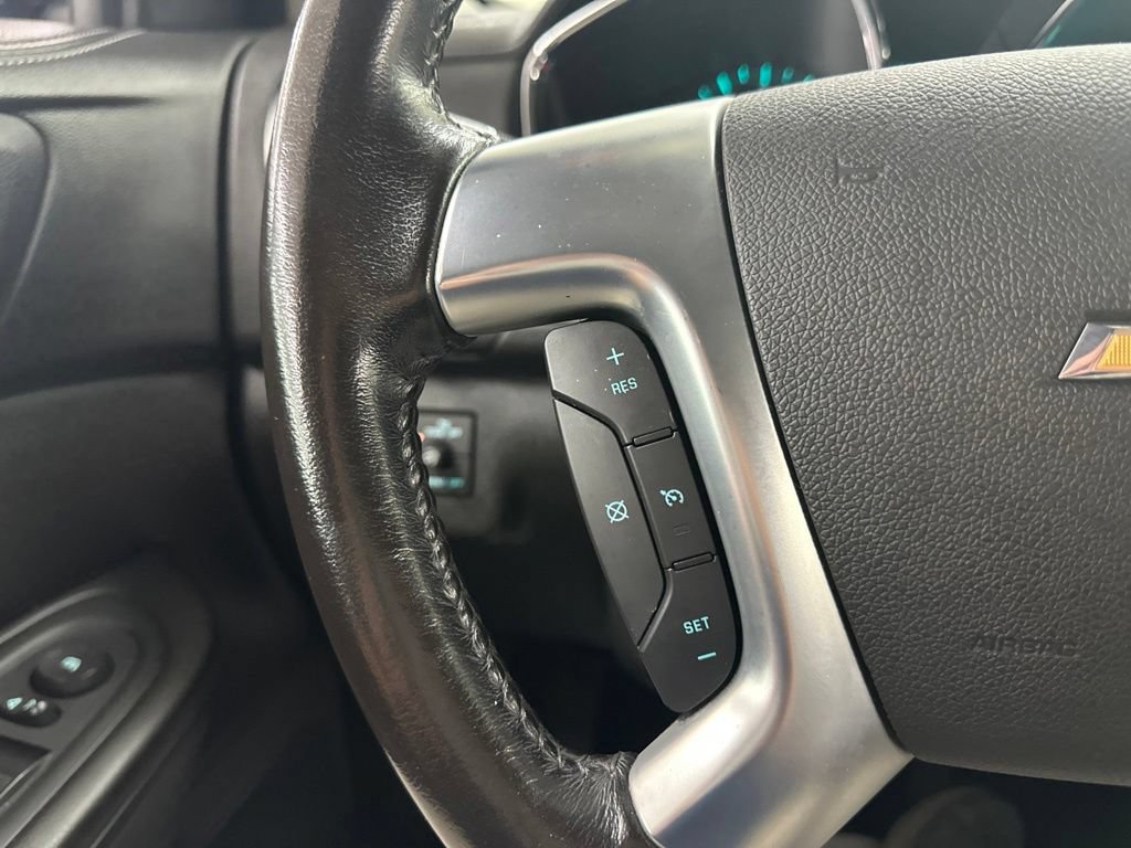 Used 2015 Chevrolet Traverse LT w/ Style and Technology Package FWD image 40