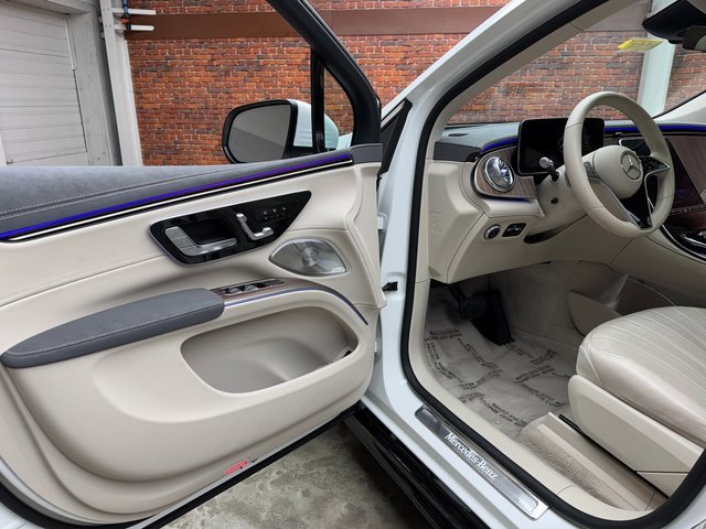 Certified 2023 Mercedes-Benz EQS 450+ 4MATIC SUV image 8