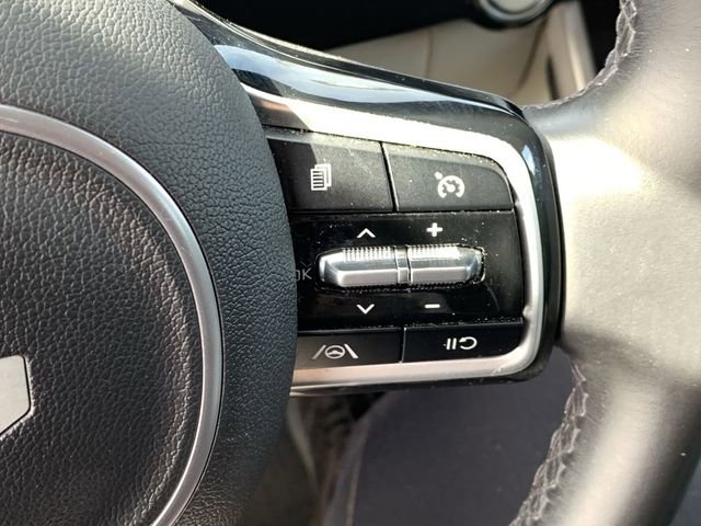 Used 2022 Kia Carnival LX image 28