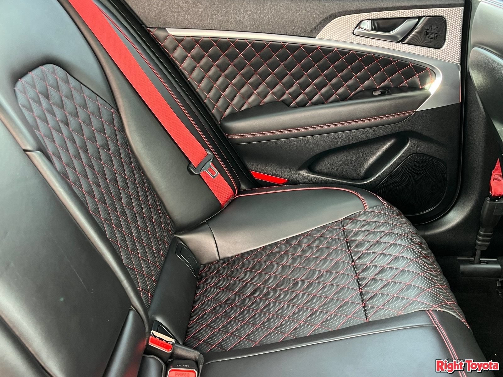 Used 2023 Genesis G70 3.3T w/ Sport Prestige Package RWD image 14