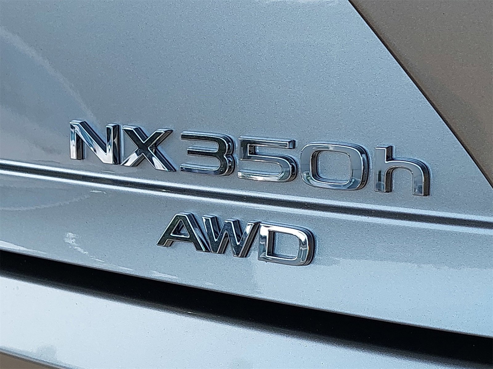 Used 2025 Lexus NX 350h AWD w/ Premium Package image 40