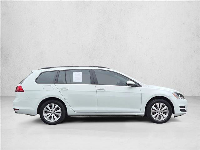 Used 2017 Volkswagen Golf S AWD/4WD image 4