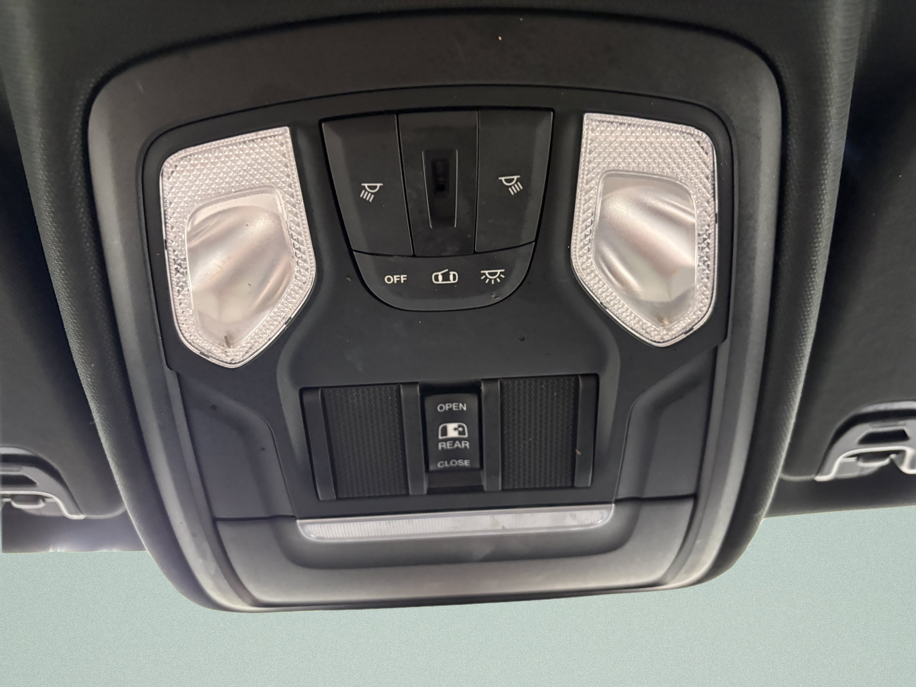 Used 2020 RAM 1500 Rebel AWD/4WD image 28