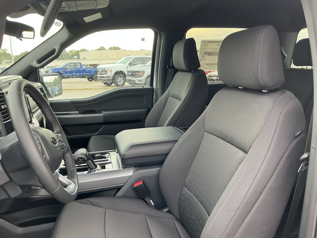 New 2026 Ford F150 XLT w/ XLT Black Appearance Package AWD/4WD image 27