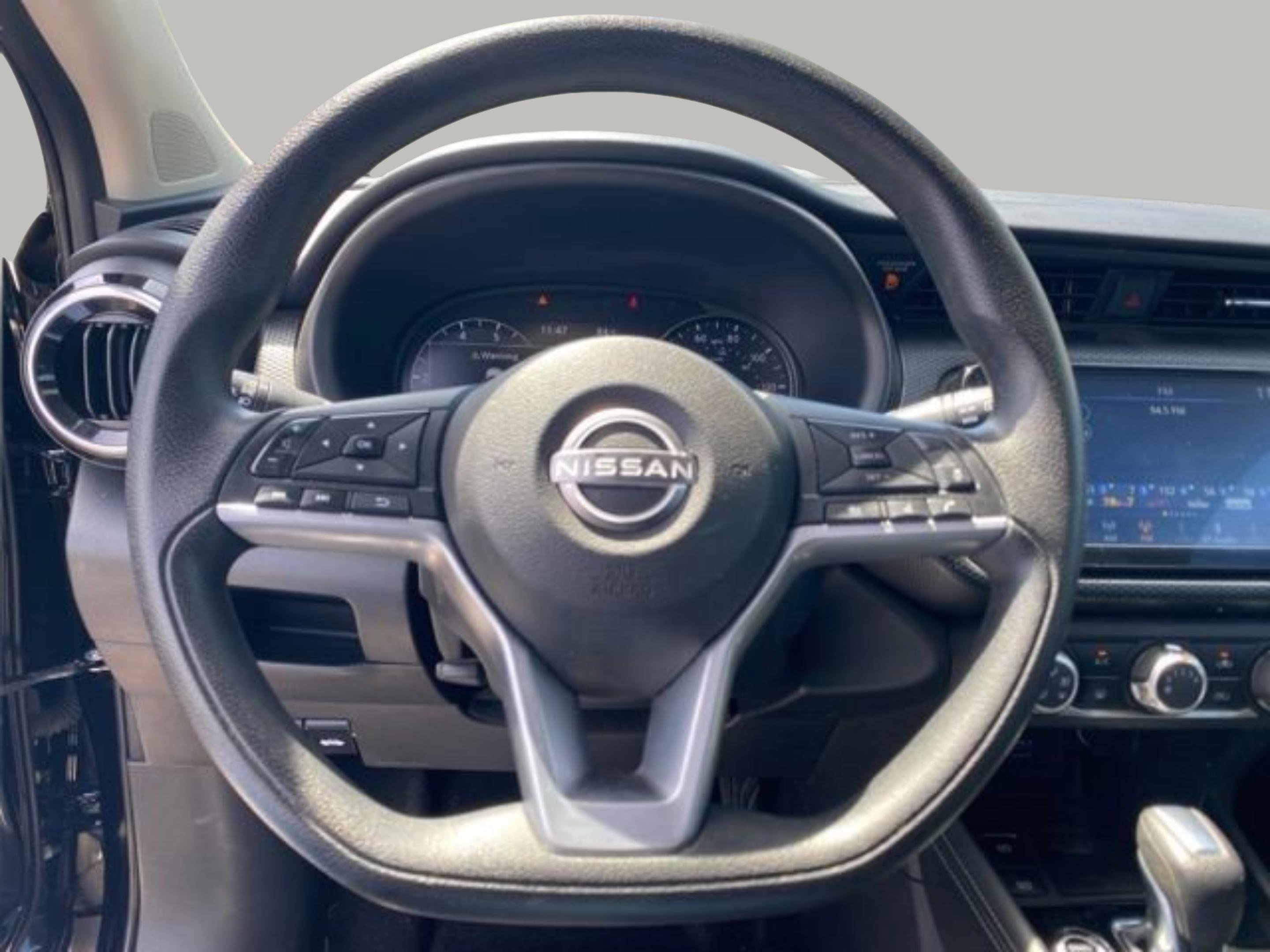 Used 2023 Nissan Kicks SV FWD image 13
