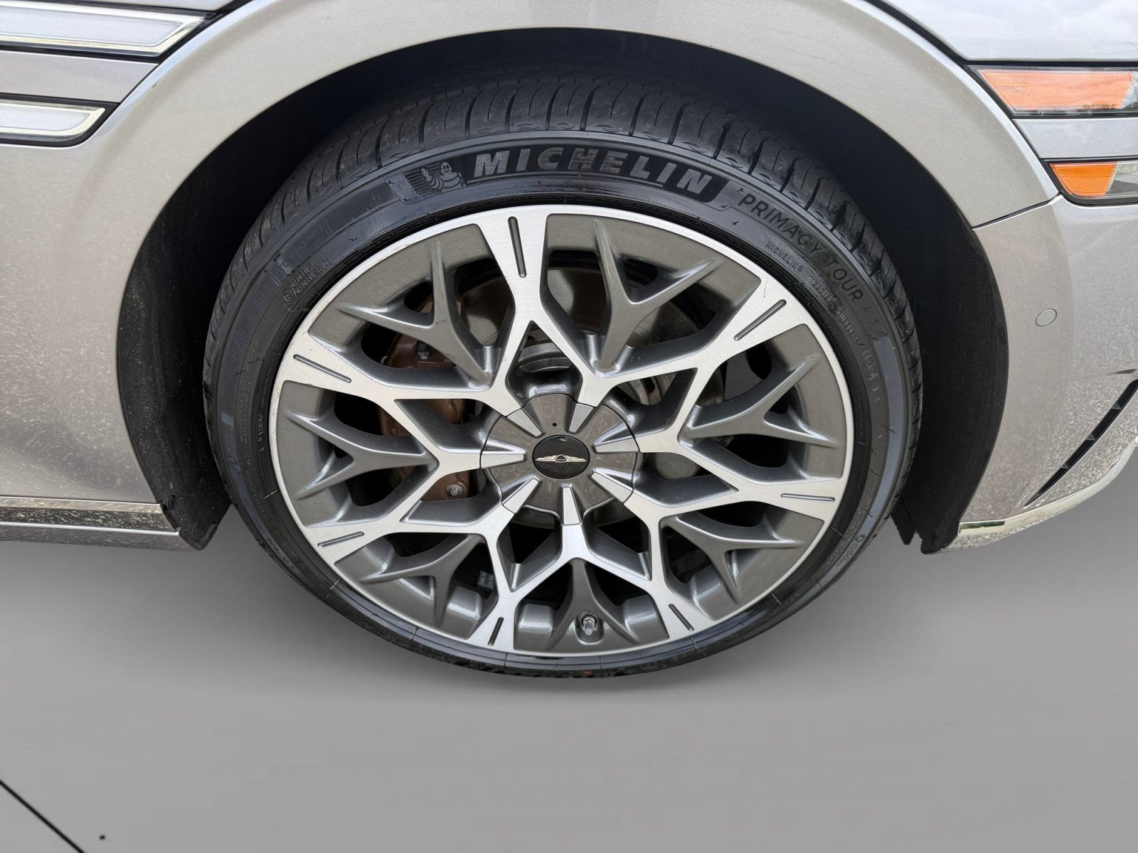 Used 2025 Genesis G90 3.5T AWD/4WD image 6