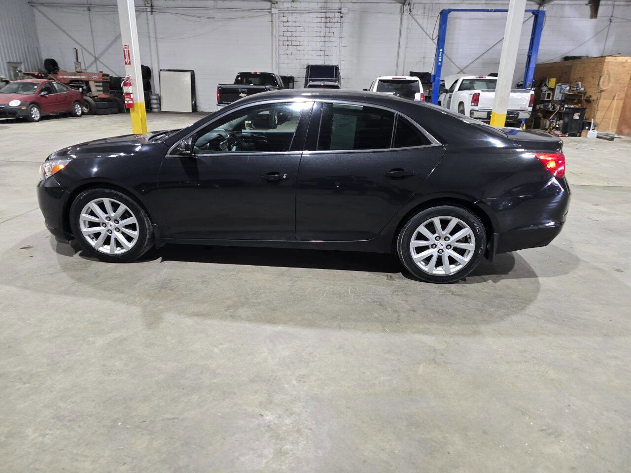 Used 2015 Chevrolet Malibu LT FWD image 5