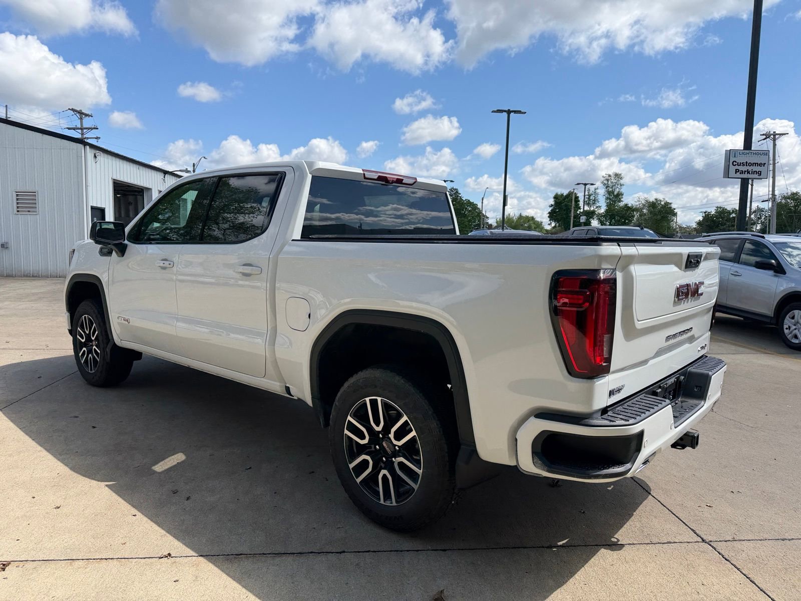 New 2026 GMC Sierra 1500 AT4 w/ Technology Package AWD/4WD image 29