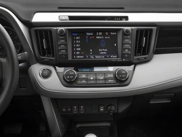 Used 2018 Toyota RAV4 SE FWD image 11
