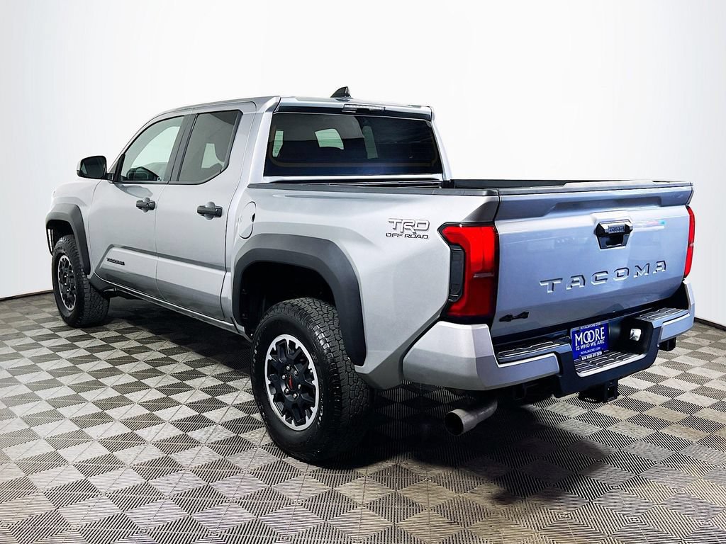 Certified 2025 Toyota Tacoma TRD Off-Road AWD/4WD image 5
