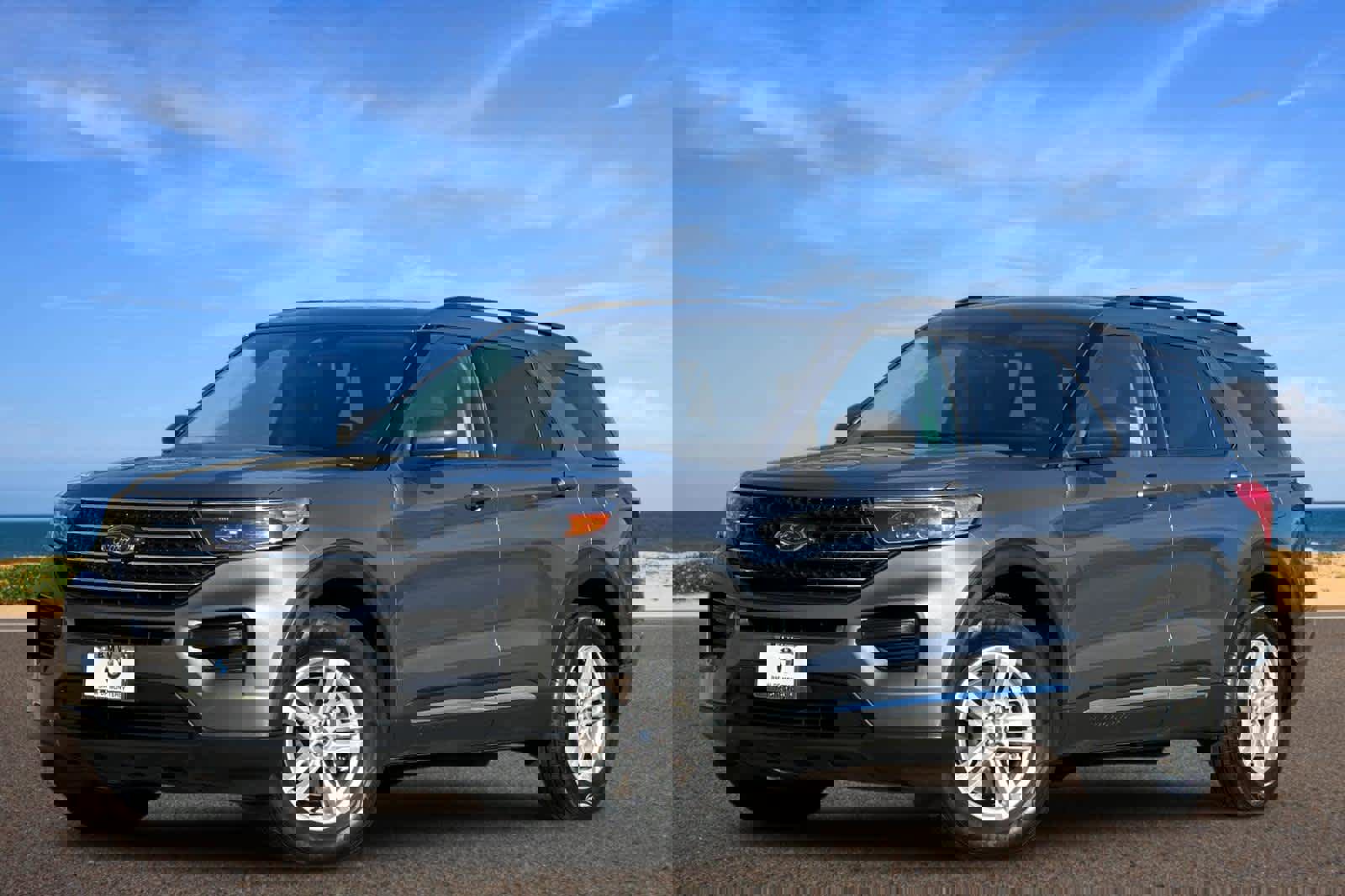 Used 2022 Ford Explorer XLT w/ Class IV Trailer Tow Package image 1