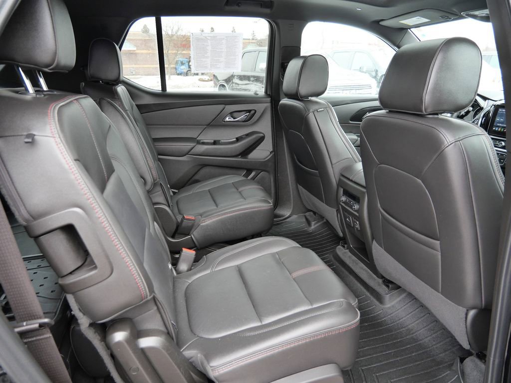 Used 2023 Chevrolet Traverse RS image 16