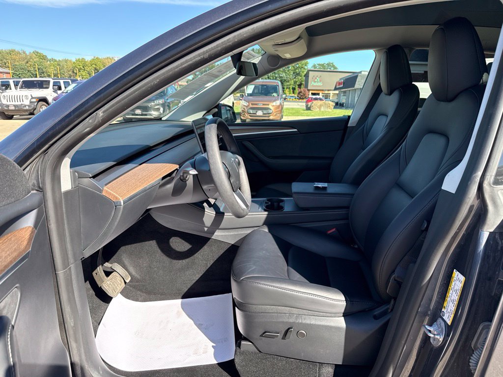 Used 2023 Tesla Model Y Long Range AWD/4WD image 23